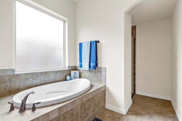 210 Donna Circle, Granbury, TX 76049