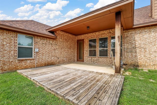 210 Donna Circle, Granbury, TX 76049