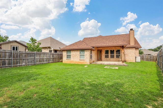 210 Donna Circle, Granbury, TX 76049