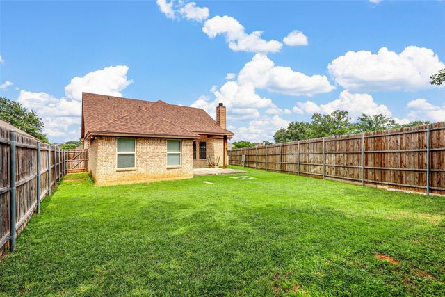 210 Donna Circle, Granbury, TX 76049