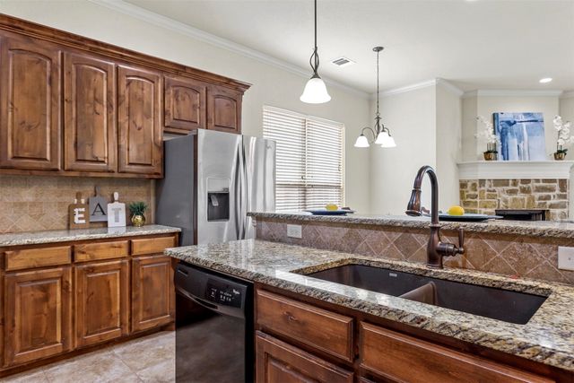210 Donna Circle, Granbury, TX 76049