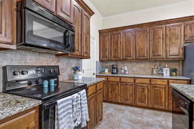 210 Donna Circle, Granbury, TX 76049