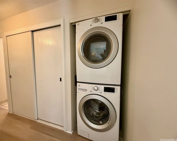 501 Hahaione Street 4L, Honolulu, HI 96825