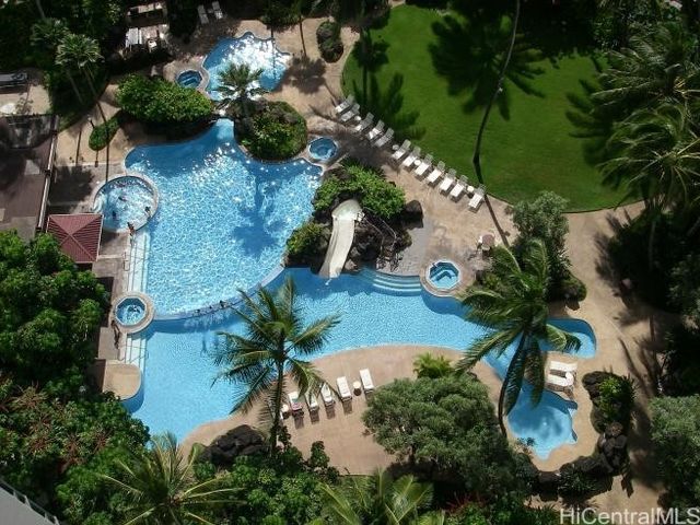 501 Hahaione Street 4L, Honolulu, HI 96825