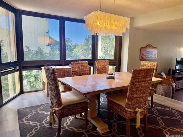 501 Hahaione Street 4L, Honolulu, HI 96825