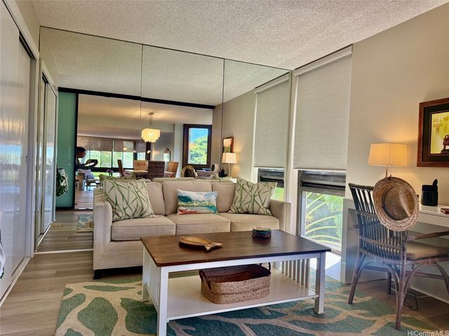 501 Hahaione Street 4L, Honolulu, HI 96825