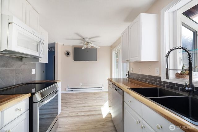 577 Salal St., Oak Harbor, WA 98277