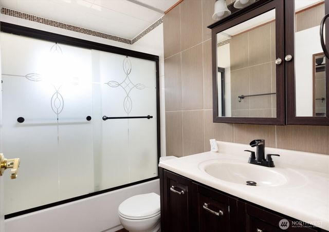 577 Salal St., Oak Harbor, WA 98277