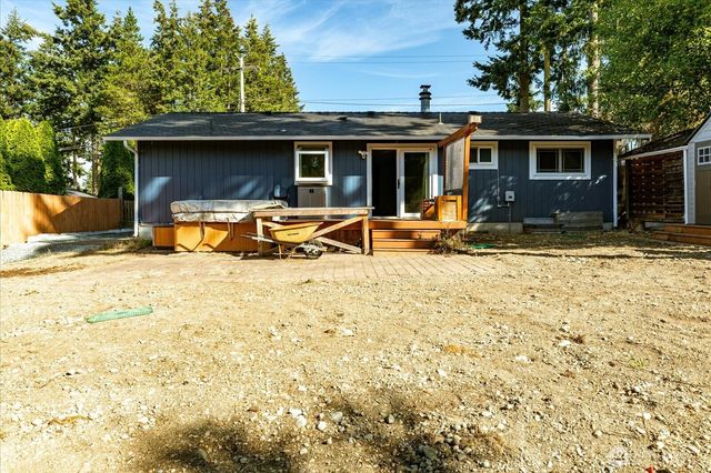 577 Salal St., Oak Harbor, WA 98277