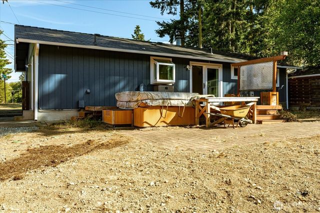 577 Salal St., Oak Harbor, WA 98277