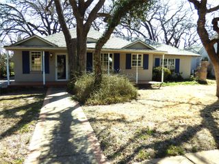 302 S Hillcrest Avenue, Eastland, TX 76448