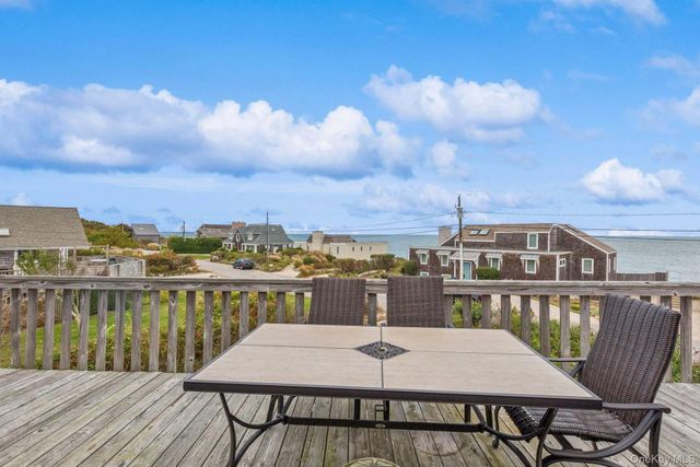 21 Captain Kidds Path, Montauk, NY 11954