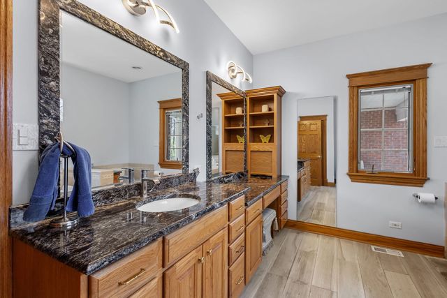25155 S Stoney Island Avenue, Crete, IL 60417