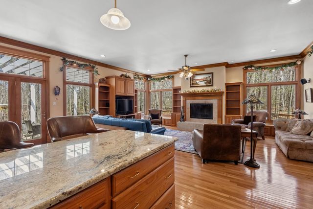 25155 S Stoney Island Avenue, Crete, IL 60417
