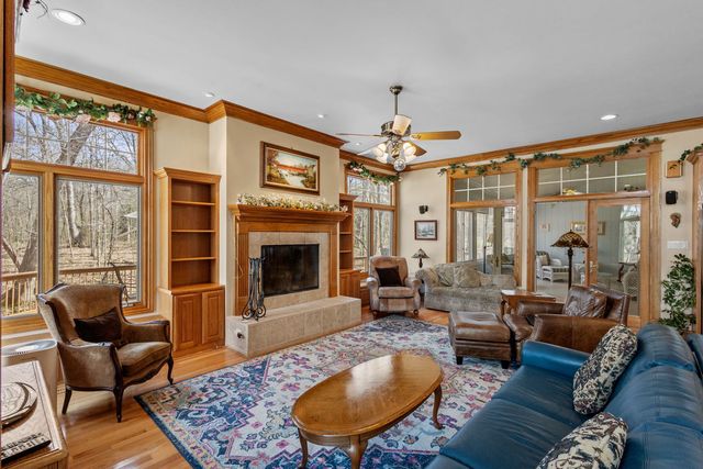 25155 S Stoney Island Avenue, Crete, IL 60417