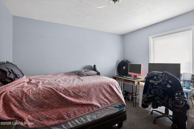 6803 Creston Dr, Louisville, KY 40258