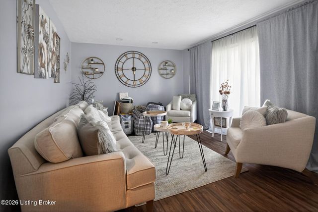 6803 Creston Dr, Louisville, KY 40258