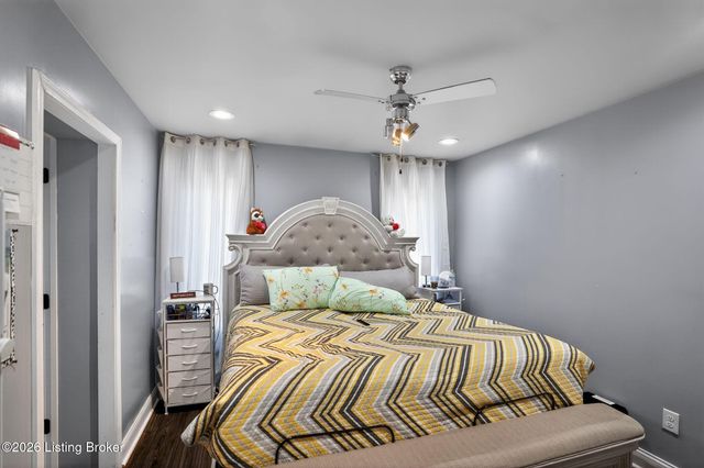 6803 Creston Dr, Louisville, KY 40258