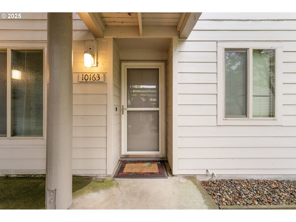 10163 Sw TRAPPER Ter, Beaverton, OR 97008