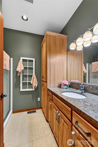 304 Antonie Avenue N, Eatonville, WA 98328