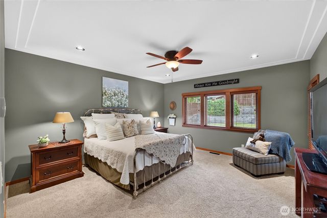304 Antonie Avenue N, Eatonville, WA 98328