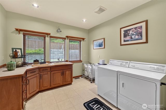 304 Antonie Avenue N, Eatonville, WA 98328