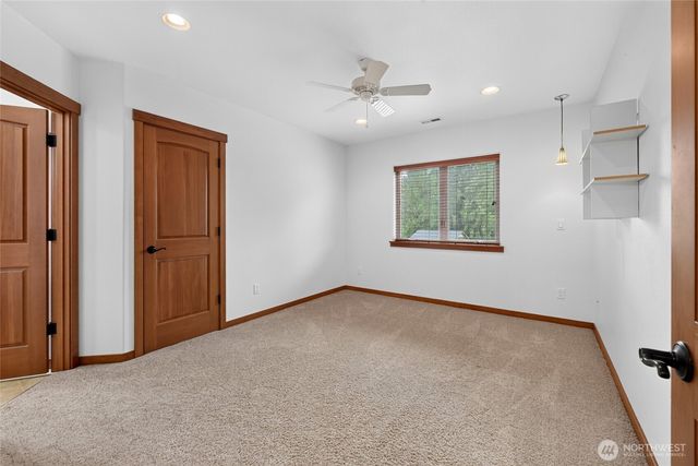 304 Antonie Avenue N, Eatonville, WA 98328