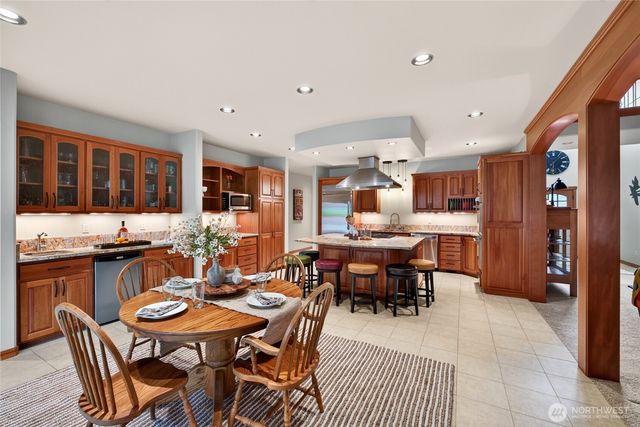 304 Antonie Avenue N, Eatonville, WA 98328