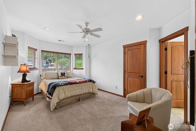 304 Antonie Avenue N, Eatonville, WA 98328