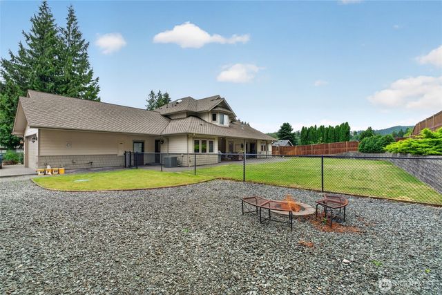 304 Antonie Avenue N, Eatonville, WA 98328