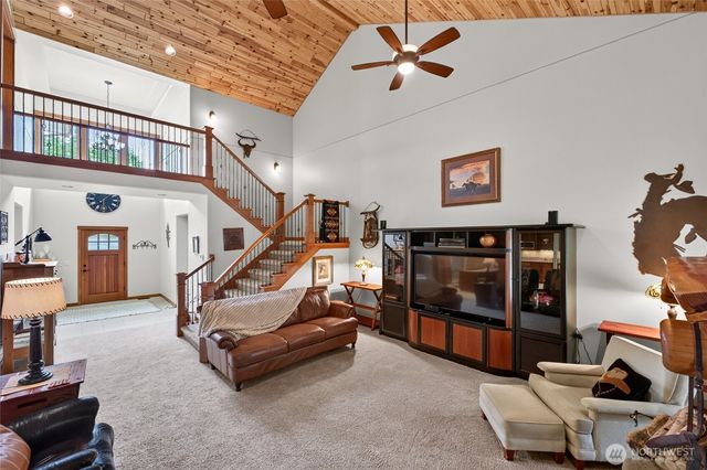 304 Antonie Avenue N, Eatonville, WA 98328
