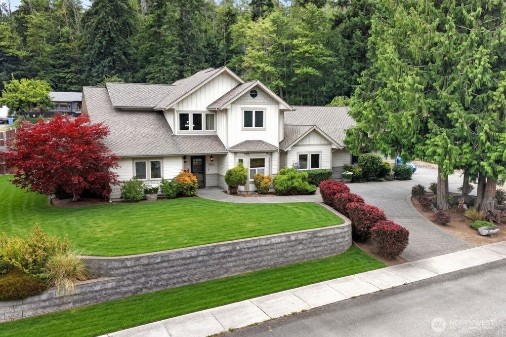 304 Antonie Avenue N, Eatonville, WA 98328