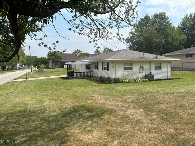 97 Idlewood Road, Austintown, OH 44515