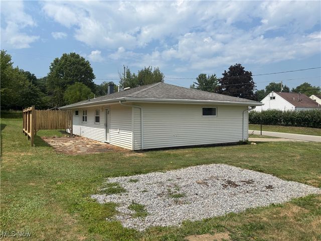 97 Idlewood Road, Austintown, OH 44515