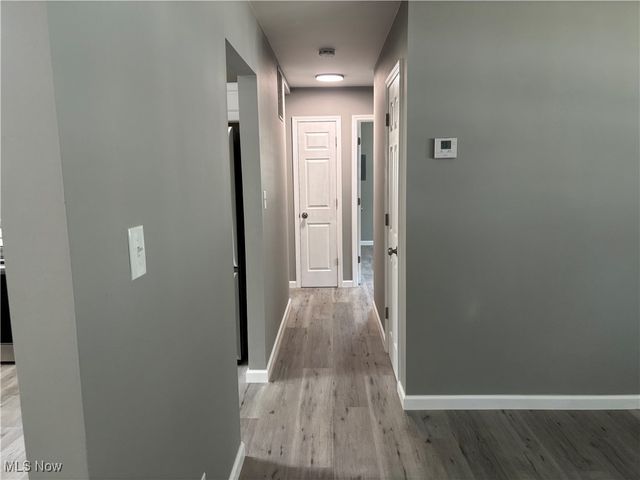 97 Idlewood Road, Austintown, OH 44515