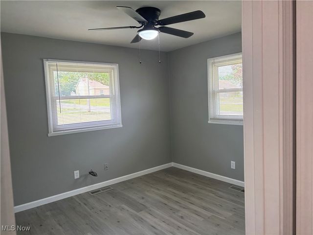 97 Idlewood Road, Austintown, OH 44515