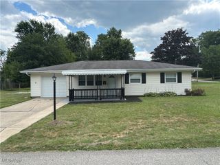 97 Idlewood Road, Austintown, OH 44515