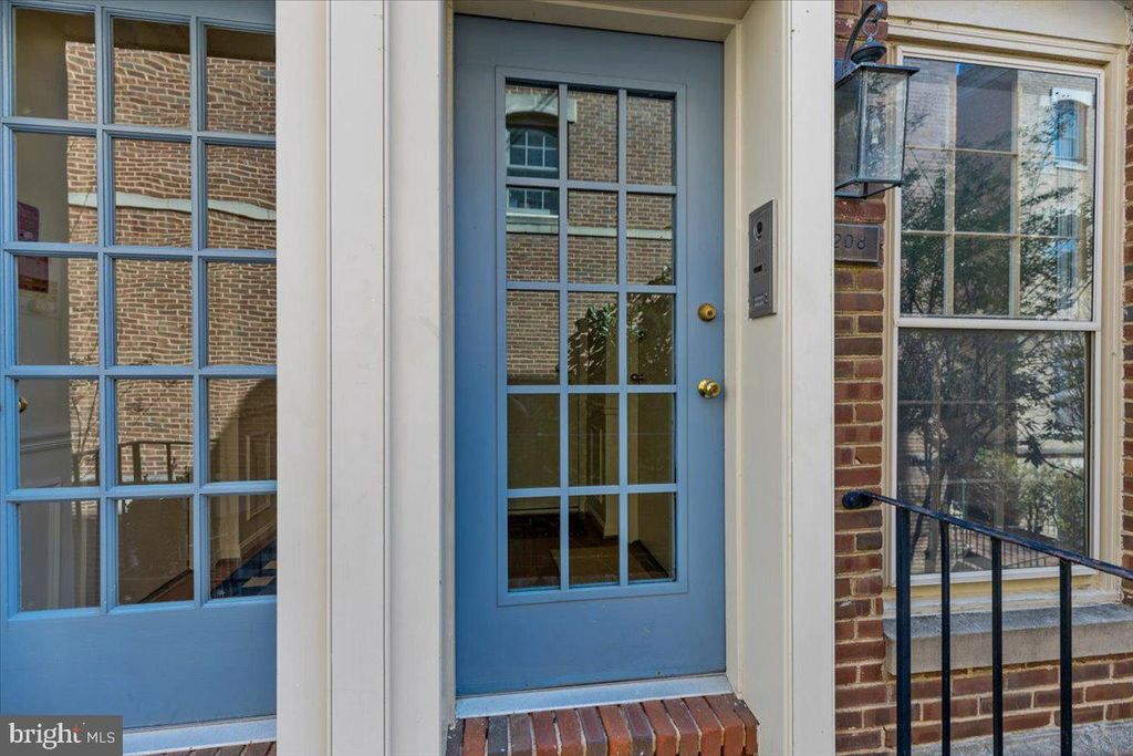 Image 2 of property listing at 208 JUSTICE CT NE #44, Washington, DC 20002