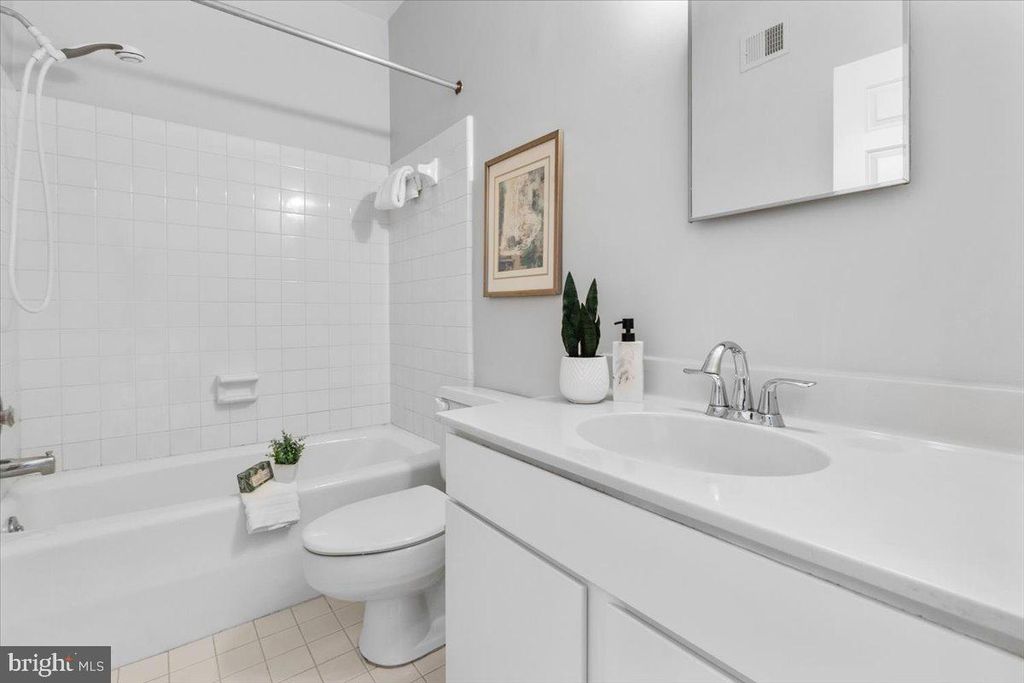Image 19 of property listing at 208 JUSTICE CT NE #44, Washington, DC 20002