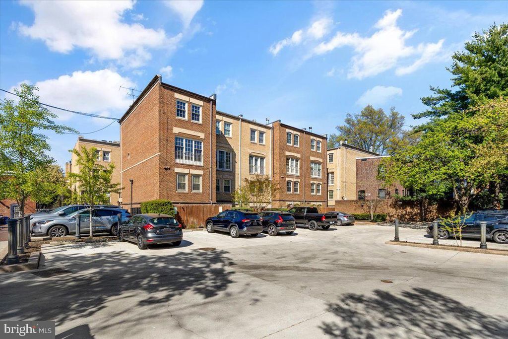 Image 22 of property listing at 208 JUSTICE CT NE #44, Washington, DC 20002