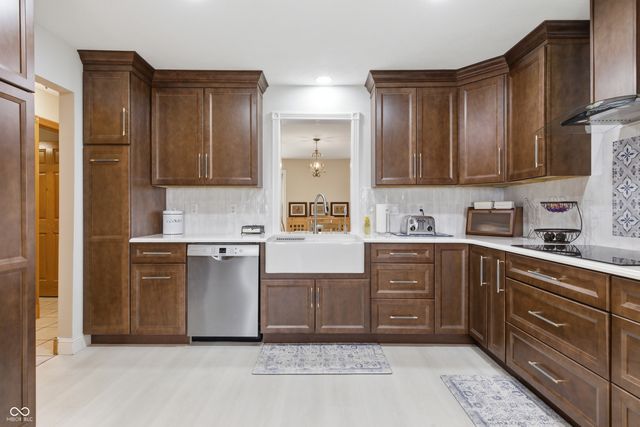 1078 W Suttles Road, Connersville, IN 47331