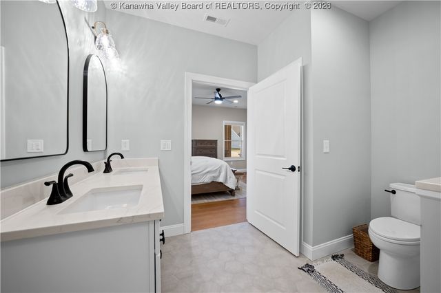 227 Alexander's Avenue, Fraziers Bottom, WV 25082