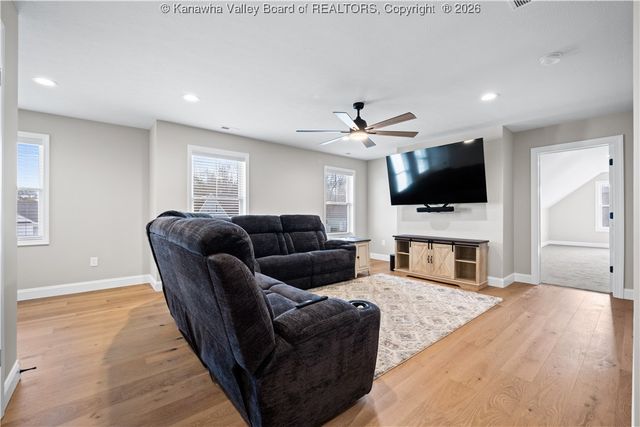 227 Alexander's Avenue, Fraziers Bottom, WV 25082