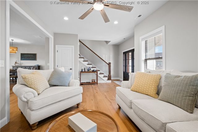 227 Alexander's Avenue, Fraziers Bottom, WV 25082