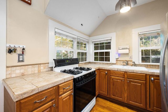 815 22nd St, Sacramento, CA 95816