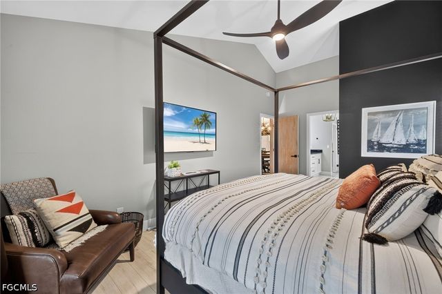 9076 Mockingbird DR, Sanibel, FL 33957