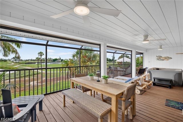9076 Mockingbird DR, Sanibel, FL 33957