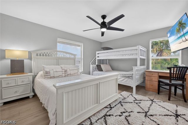 9076 Mockingbird DR, Sanibel, FL 33957