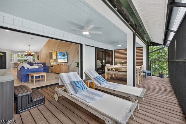 9076 Mockingbird DR, Sanibel, FL 33957