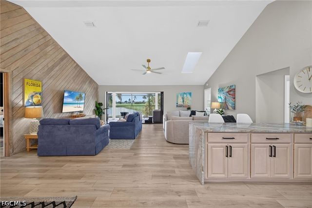 9076 Mockingbird DR, Sanibel, FL 33957